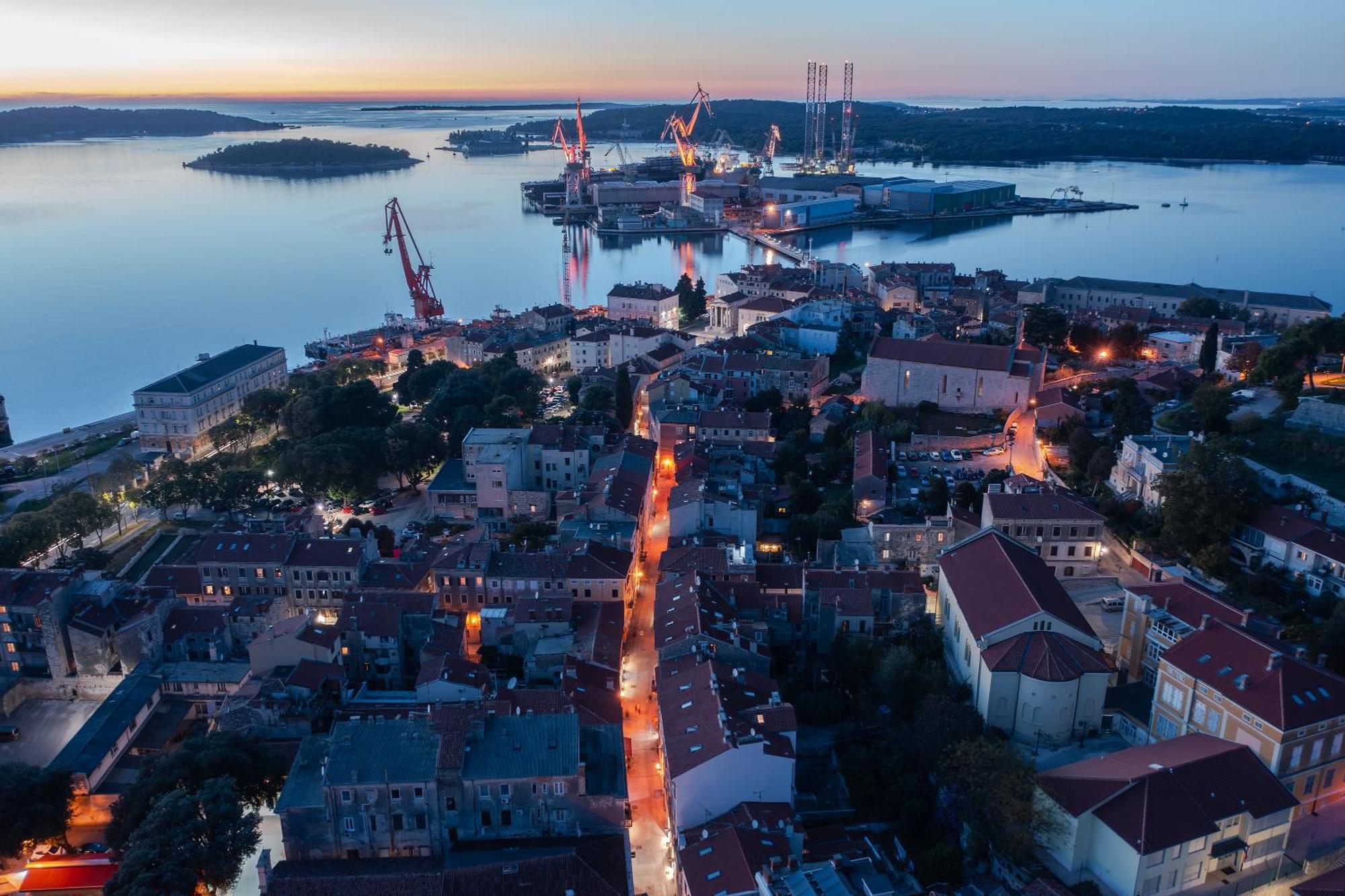 Arta Center - With Private Parking Apartma Pula